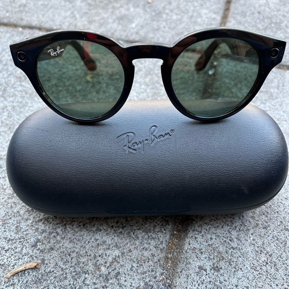 RayBan’s smart glasses
